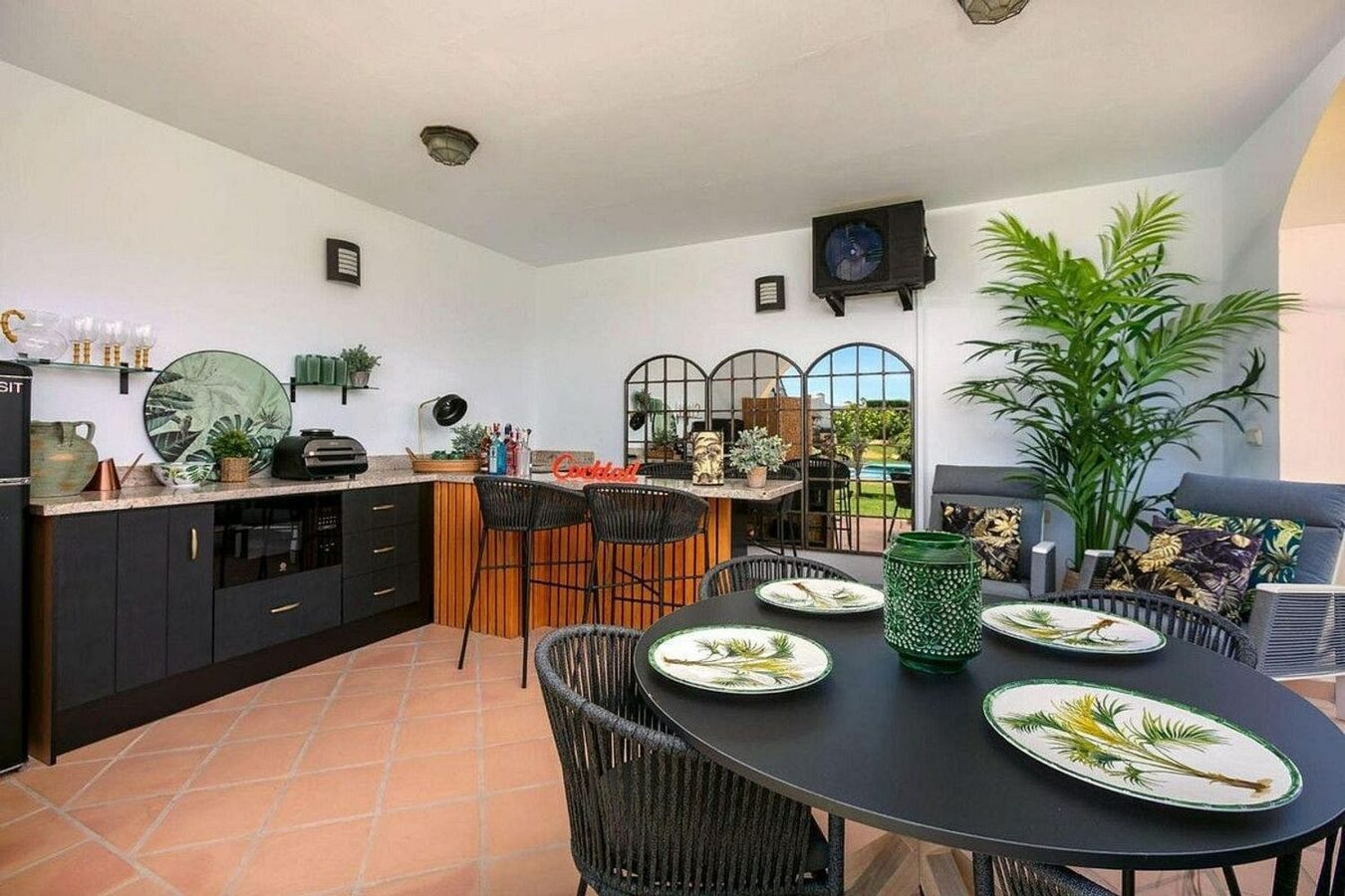 Renovated Andalusian villa with sea views on a large plot in Monte Mayor, Benahavis