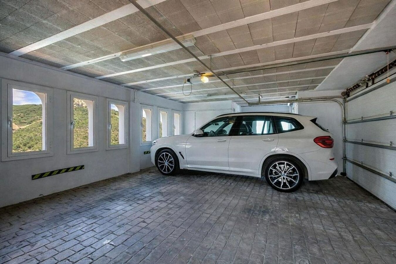 Renovated Andalusian villa with sea views on a large plot in Monte Mayor, Benahavis