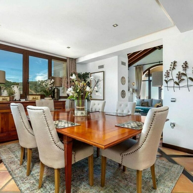Renovated Andalusian villa with sea views on a large plot in Monte Mayor, Benahavis