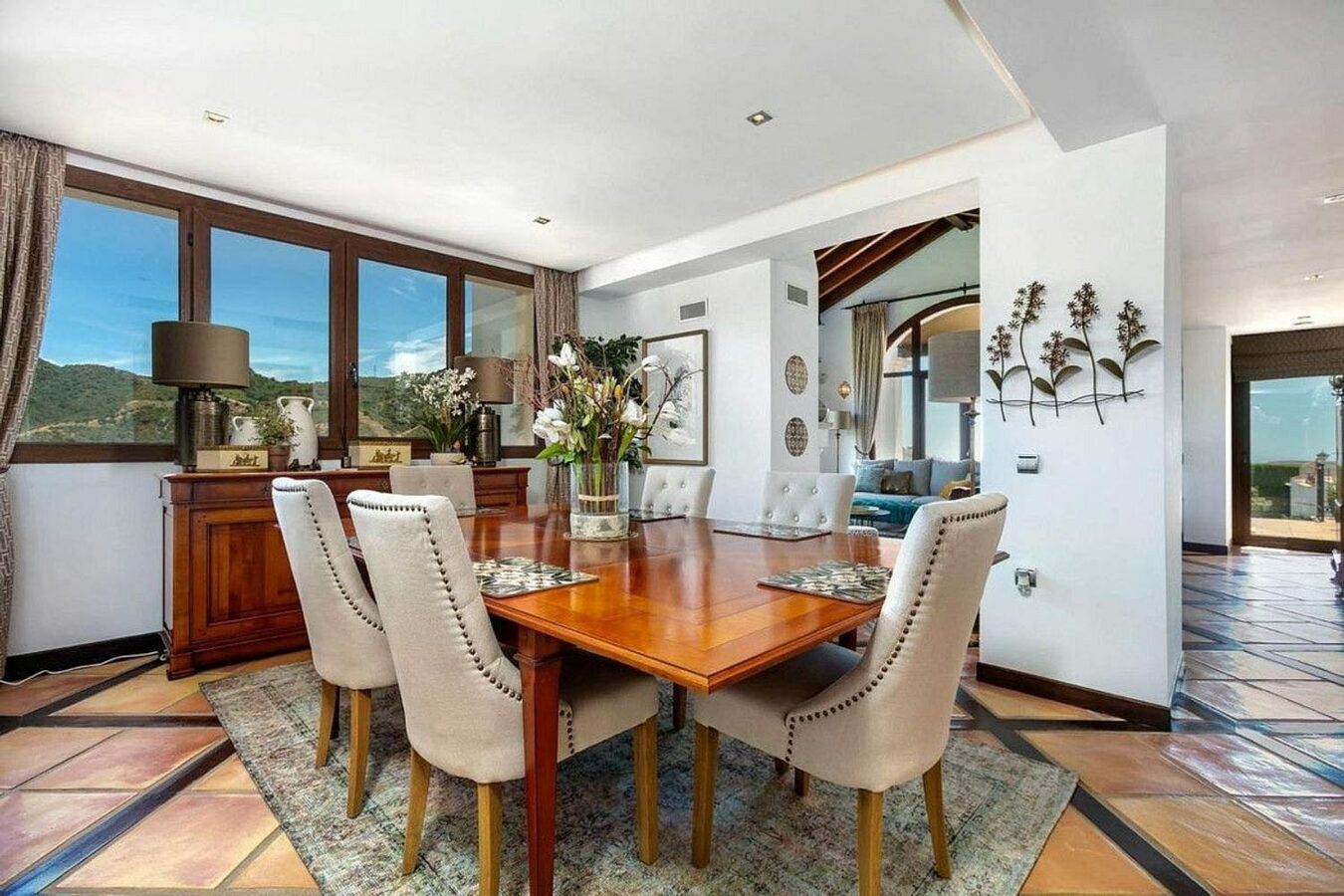 Renovated Andalusian villa with sea views on a large plot in Monte Mayor, Benahavis