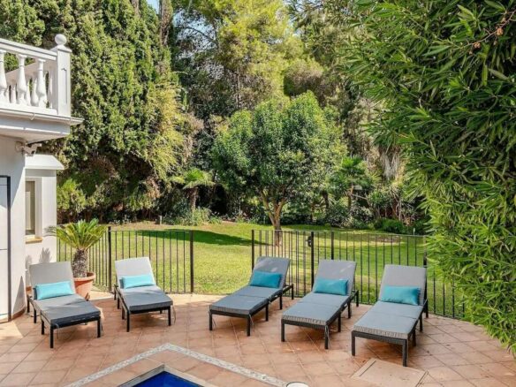 Andalusian villa with private pool and garden Nagueles Marbella