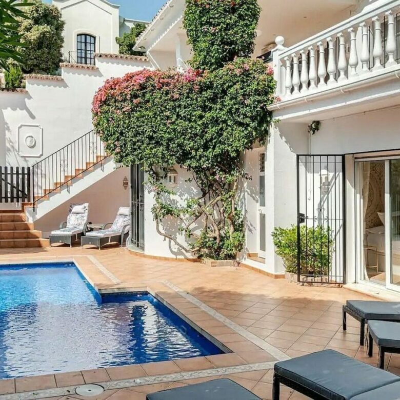 Andalusian villa with private pool and garden Nagueles Marbella