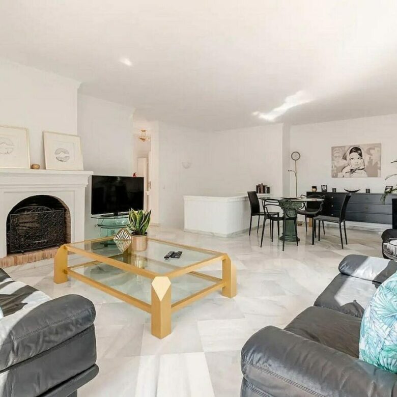 Andalusian villa with private pool and garden Nagueles Marbella