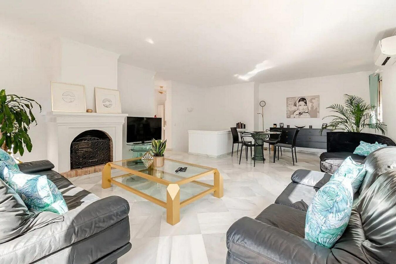 Andalusian villa with private pool and garden Nagueles Marbella