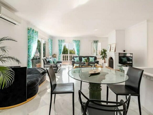 Andalusian villa with private pool and garden Nagueles Marbella