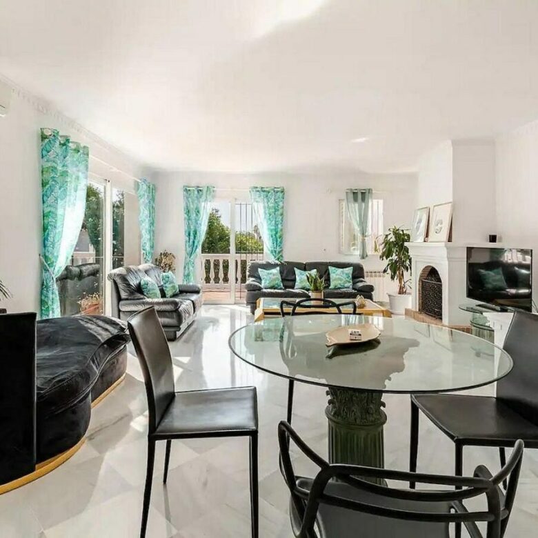 Andalusian villa with private pool and garden Nagueles Marbella