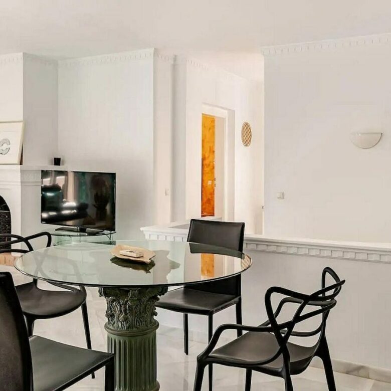 Andalusian villa with private pool and garden Nagueles Marbella