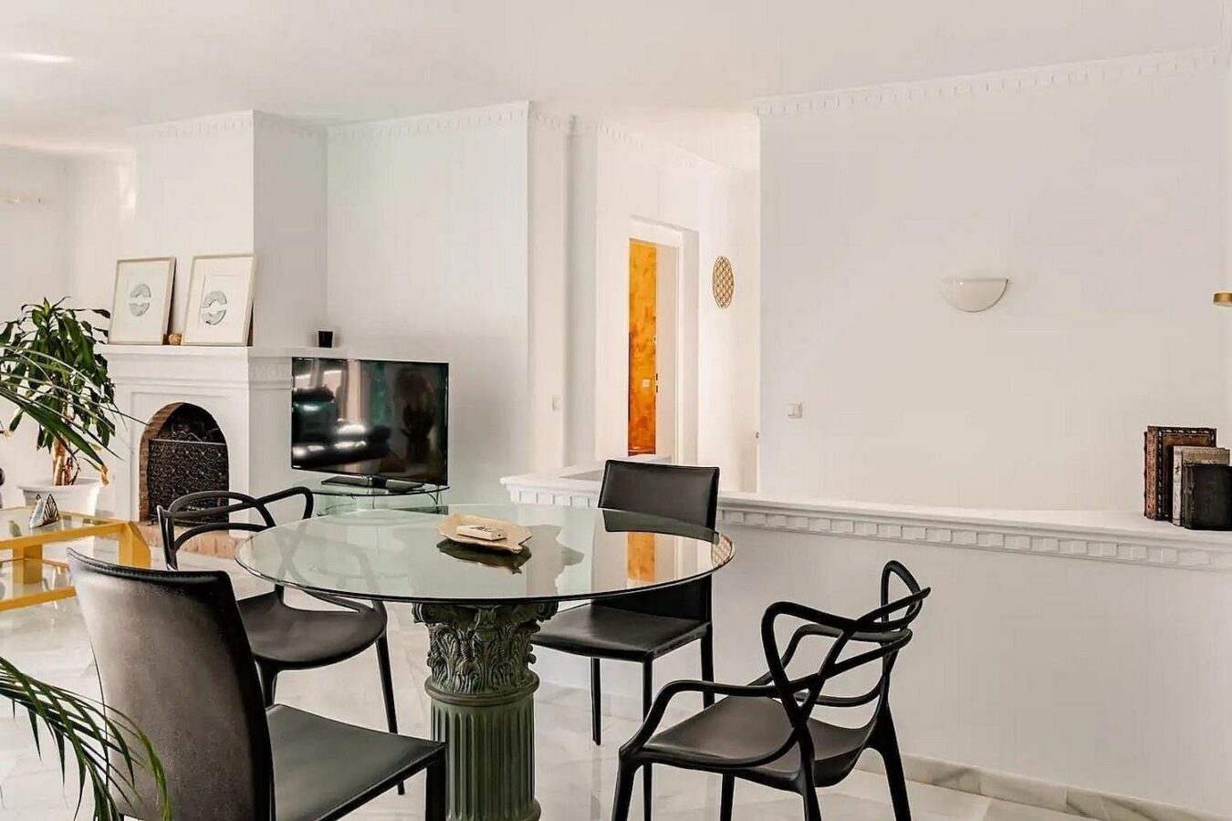 Andalusian villa with private pool and garden Nagueles Marbella