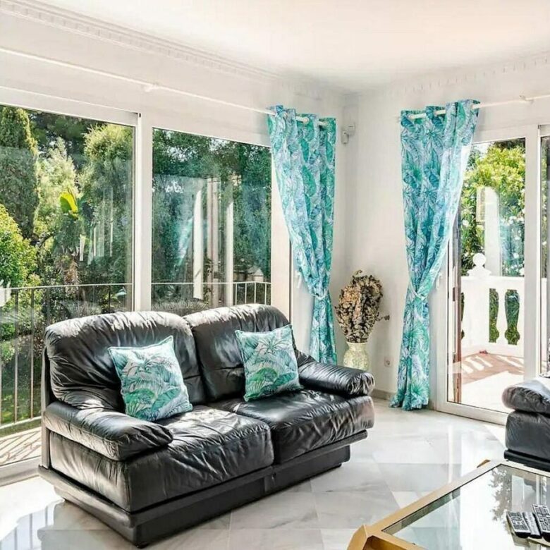 Andalusian villa with private pool and garden Nagueles Marbella