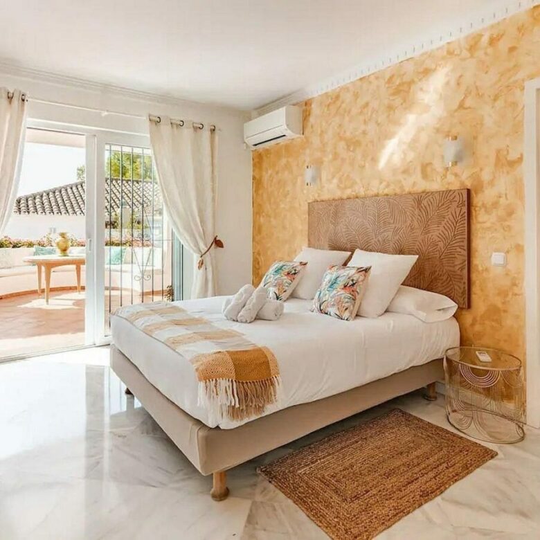 Andalusian villa with private pool and garden Nagueles Marbella