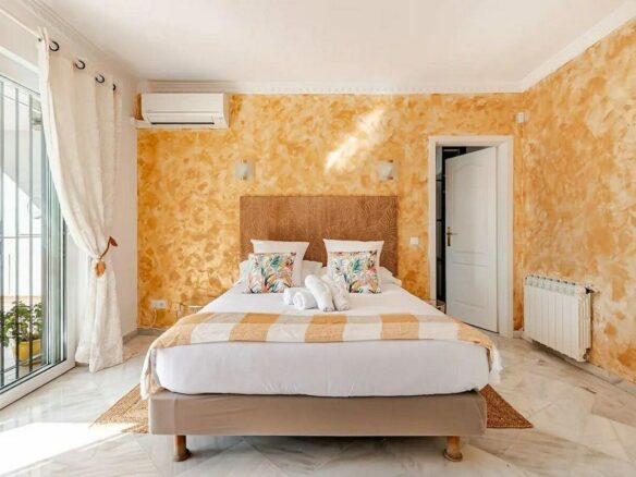 Andalusian villa with private pool and garden Nagueles Marbella