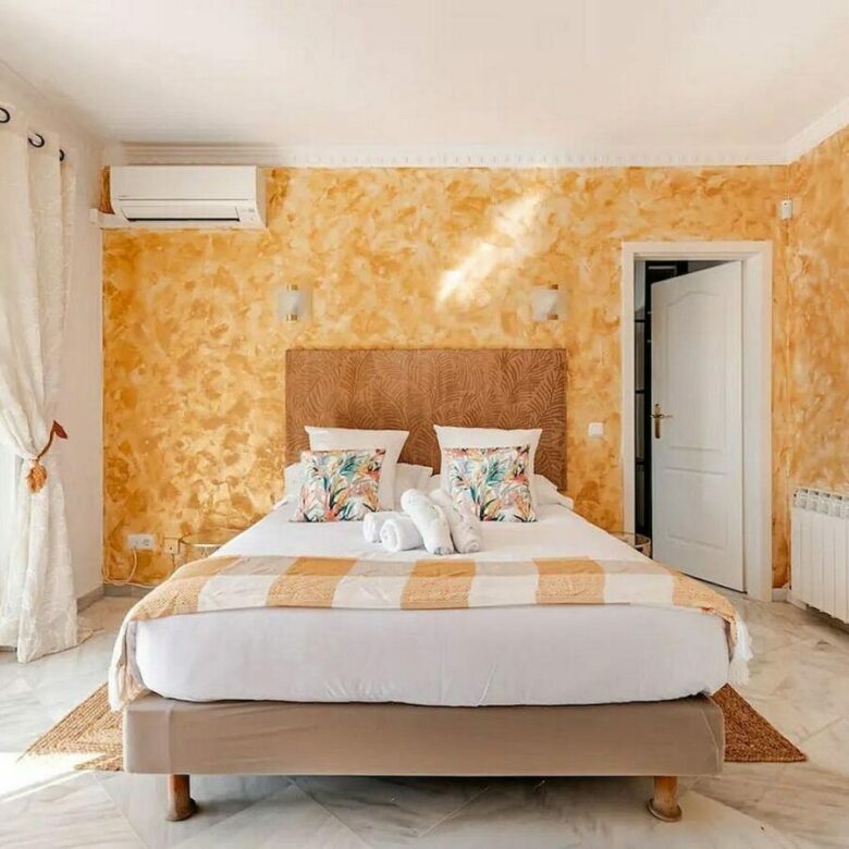 Andalusian villa with private pool and garden Nagueles Marbella