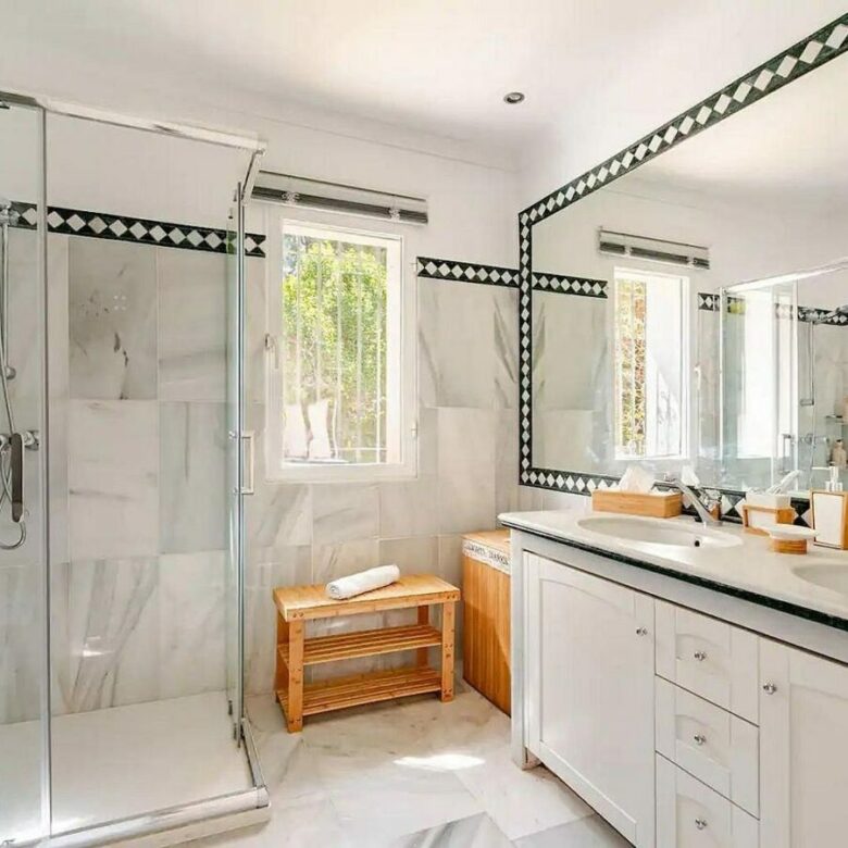 Andalusian villa with private pool and garden Nagueles Marbella