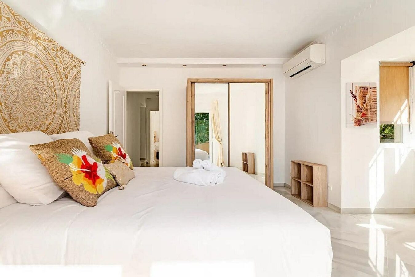 Andalusian villa with private pool and garden Nagueles Marbella
