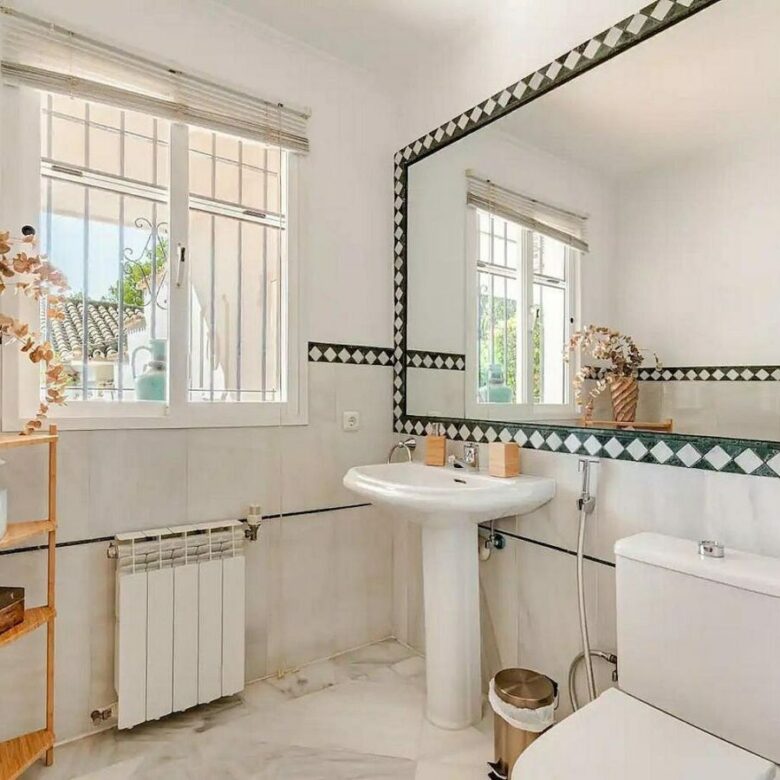 Andalusian villa with private pool and garden Nagueles Marbella