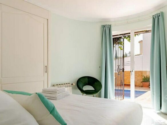 Andalusian villa with private pool and garden Nagueles Marbella