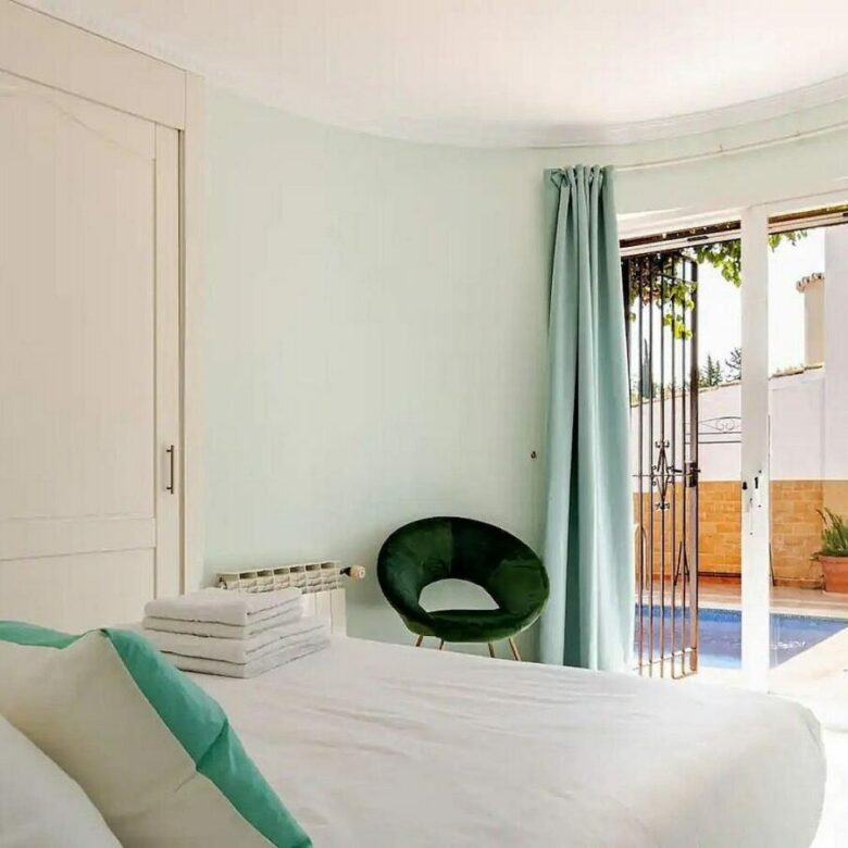 Andalusian villa with private pool and garden Nagueles Marbella