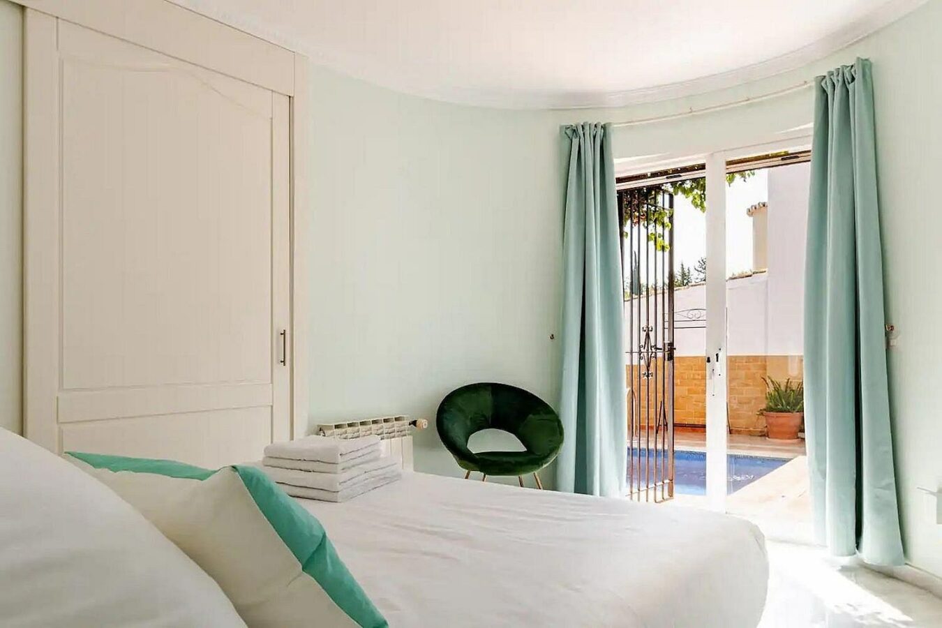 Andalusian villa with private pool and garden Nagueles Marbella