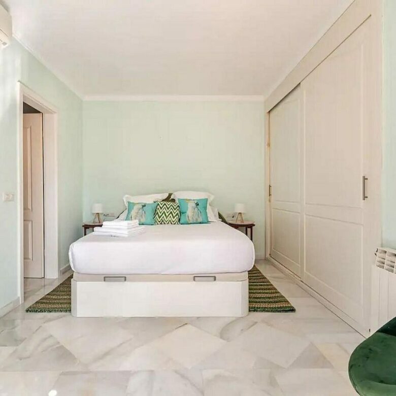 Andalusian villa with private pool and garden Nagueles Marbella