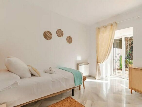 Andalusian villa with private pool and garden Nagueles Marbella