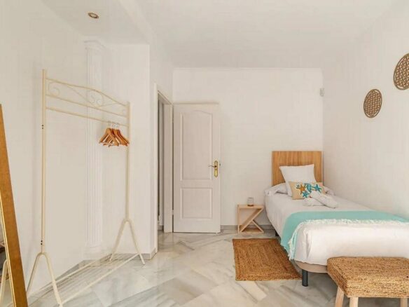 Andalusian villa with private pool and garden Nagueles Marbella