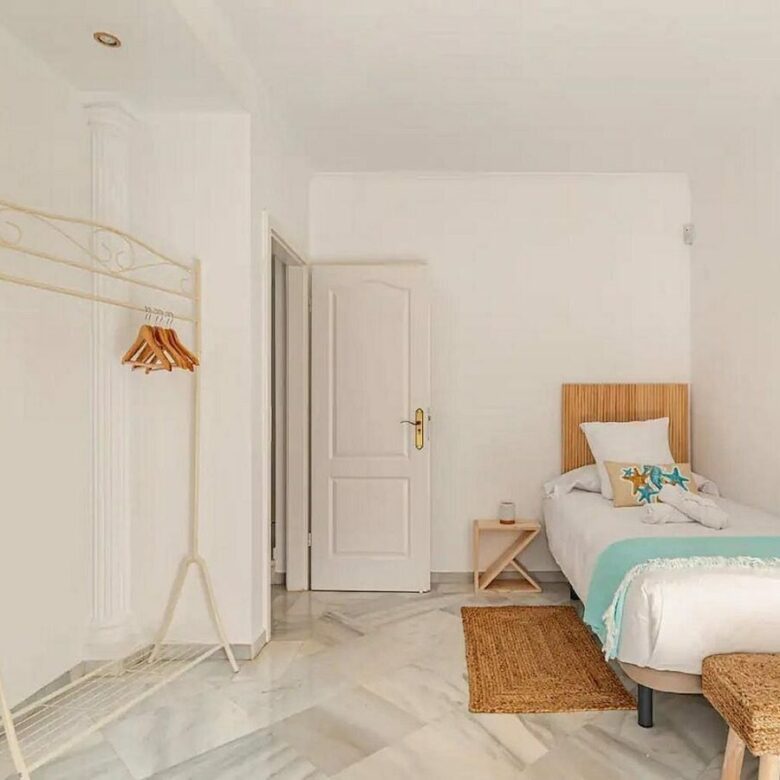 Andalusian villa with private pool and garden Nagueles Marbella