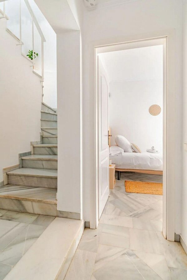 Andalusian villa with private pool and garden Nagueles Marbella