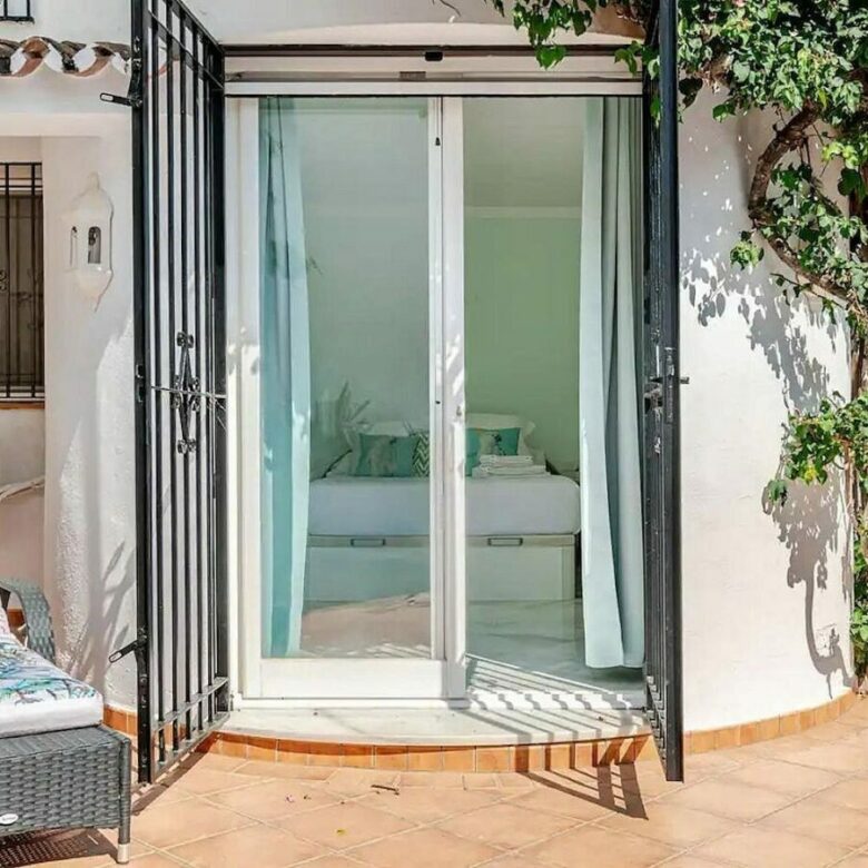 Andalusian villa with private pool and garden Nagueles Marbella