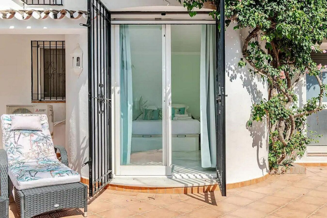 Andalusian villa with private pool and garden Nagueles Marbella