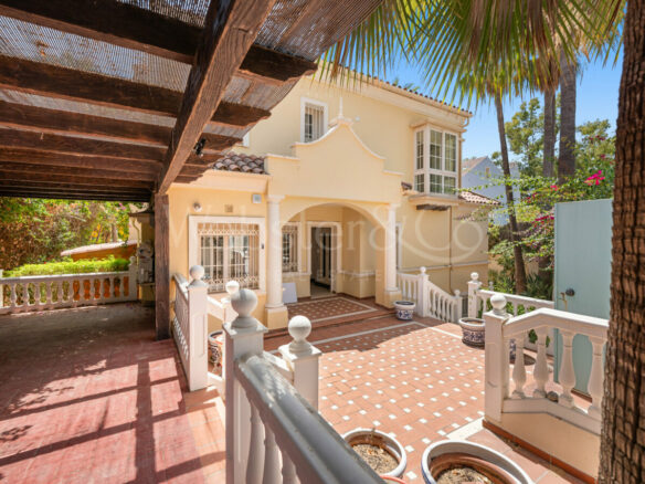 For Sale | Beachside Villa with Renovation Project