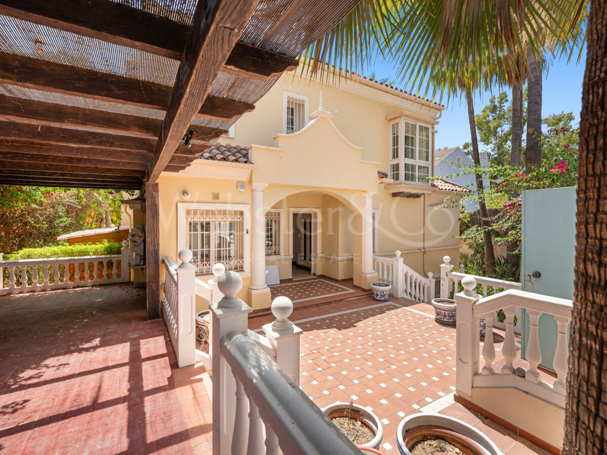 For Sale | Beachside Villa with Renovation Project