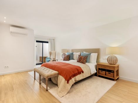 FOR SALE 🏡 Renovated Three-Bedroom One-Level Villa with Sea Views – Balcones de Sierra Blanca, Marbella Golden Mile 🇪🇸