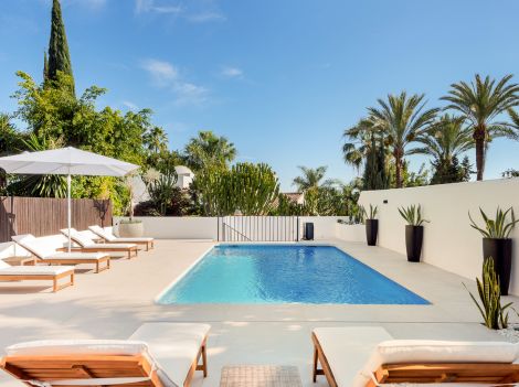 FOR SALE 🏡 Renovated Three-Bedroom One-Level Villa with Sea Views – Balcones de Sierra Blanca, Marbella Golden Mile 🇪🇸