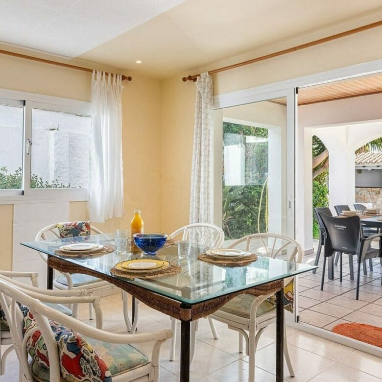 Beachside villa 100 m from the sea with roof terrace and pool Linda Vista Baja San Pedro