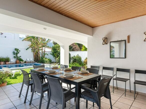 Beachside villa 100 m from the sea with roof terrace and pool Linda Vista Baja San Pedro