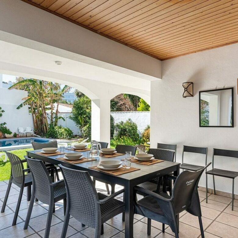 Beachside villa 100 m from the sea with roof terrace and pool Linda Vista Baja San Pedro