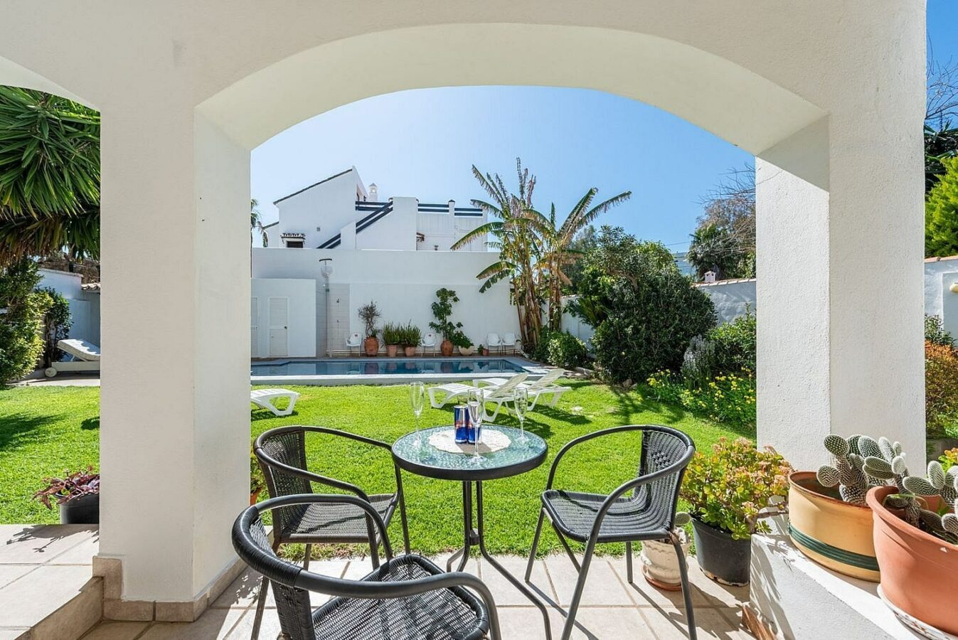 Beachside villa 100 m from the sea with roof terrace and pool Linda Vista Baja San Pedro