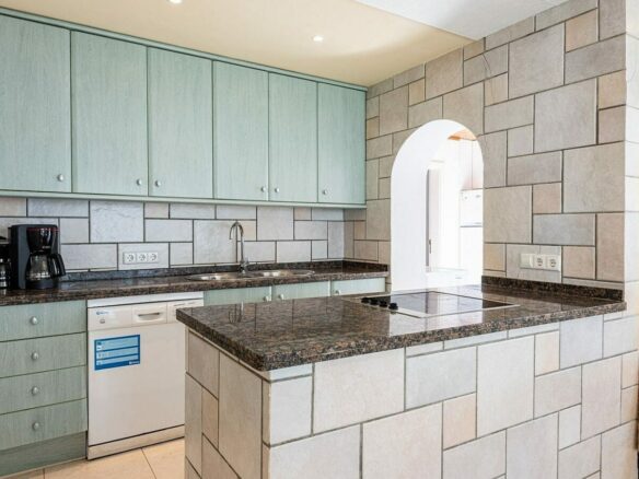 Beachside villa 100 m from the sea with roof terrace and pool Linda Vista Baja San Pedro