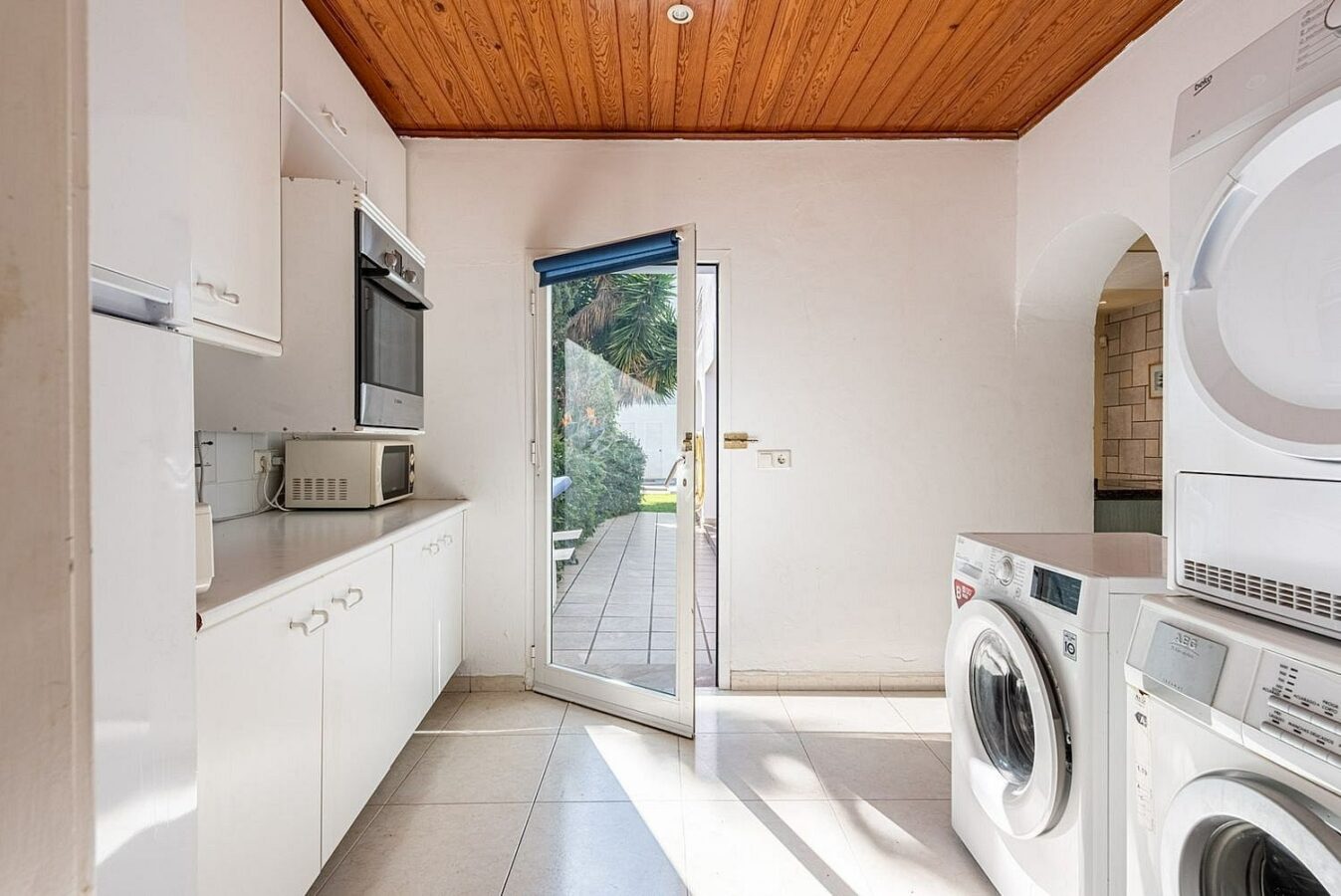 Beachside villa 100 m from the sea with roof terrace and pool Linda Vista Baja San Pedro