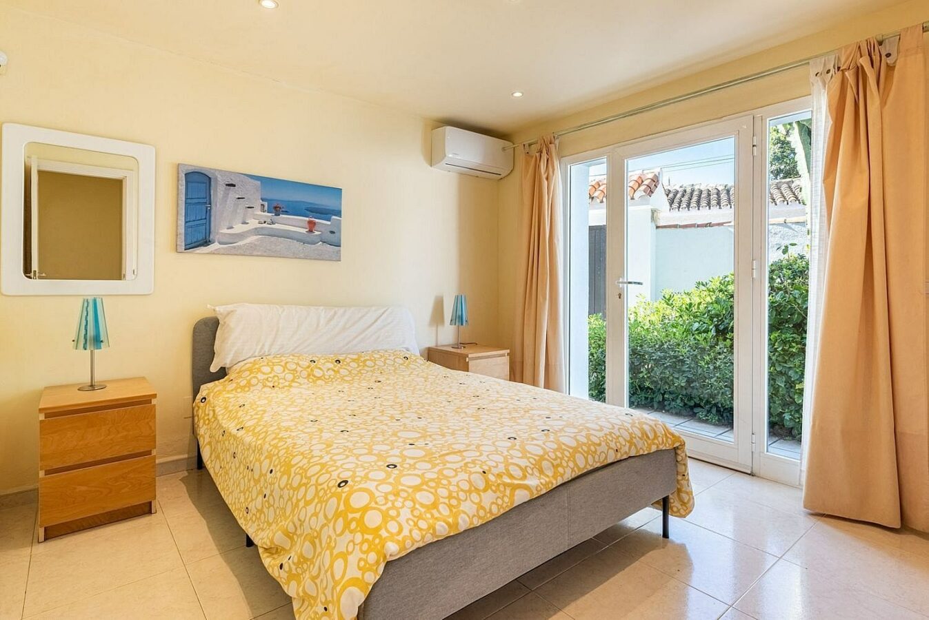 Beachside villa 100 m from the sea with roof terrace and pool Linda Vista Baja San Pedro