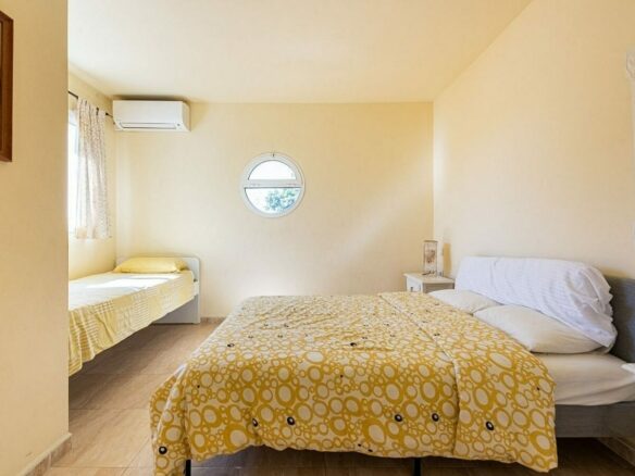 Beachside villa 100 m from the sea with roof terrace and pool Linda Vista Baja San Pedro