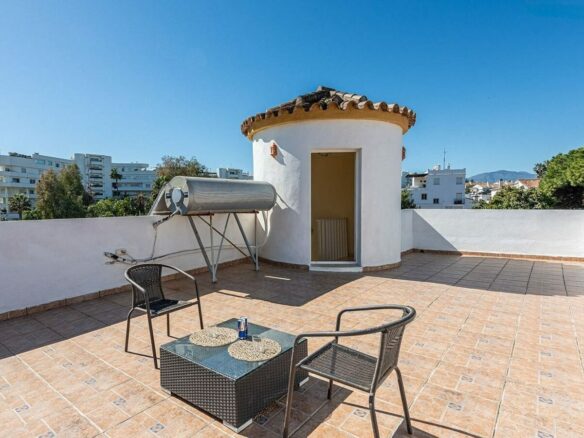Beachside villa 100 m from the sea with roof terrace and pool Linda Vista Baja San Pedro