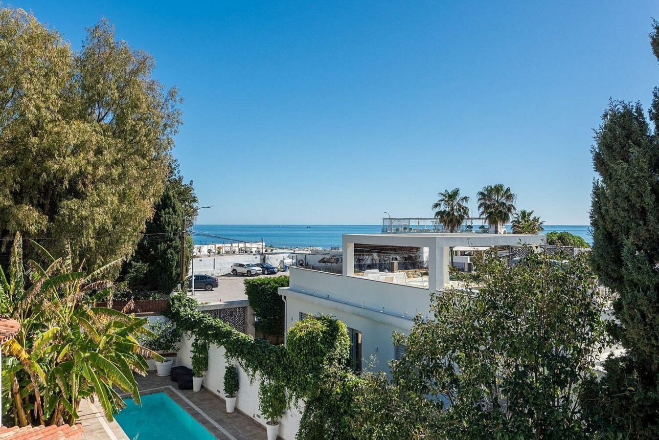 Beachside villa 100 m from the sea with roof terrace and pool Linda Vista Baja San Pedro