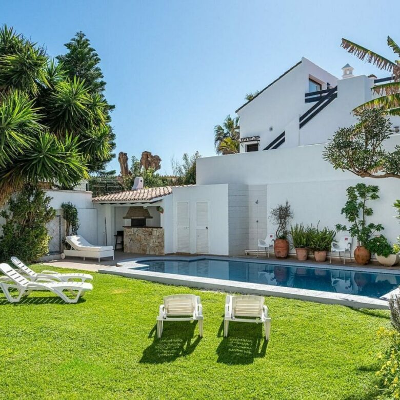 Beachside villa 100 m from the sea with roof terrace and pool Linda Vista Baja San Pedro