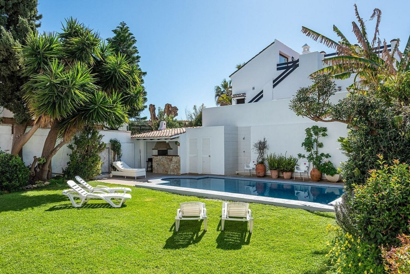 Beachside villa 100 m from the sea with roof terrace and pool Linda Vista Baja San Pedro