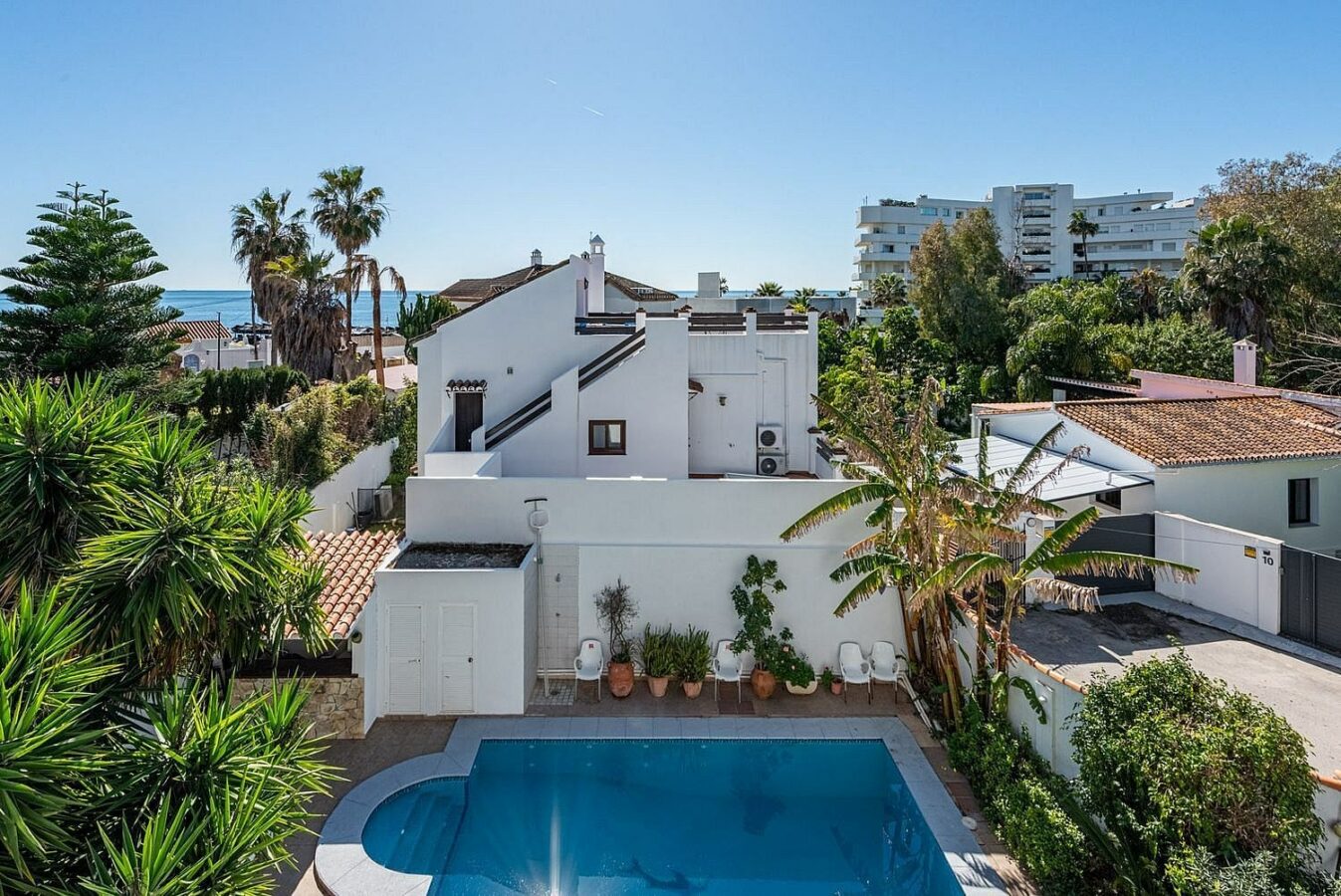 Beachside villa 100 m from the sea with roof terrace and pool Linda Vista Baja San Pedro