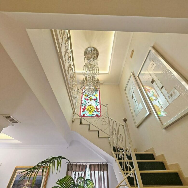 Spacious south-west facing villa with pool steps from the beach in Elviria, Marbella