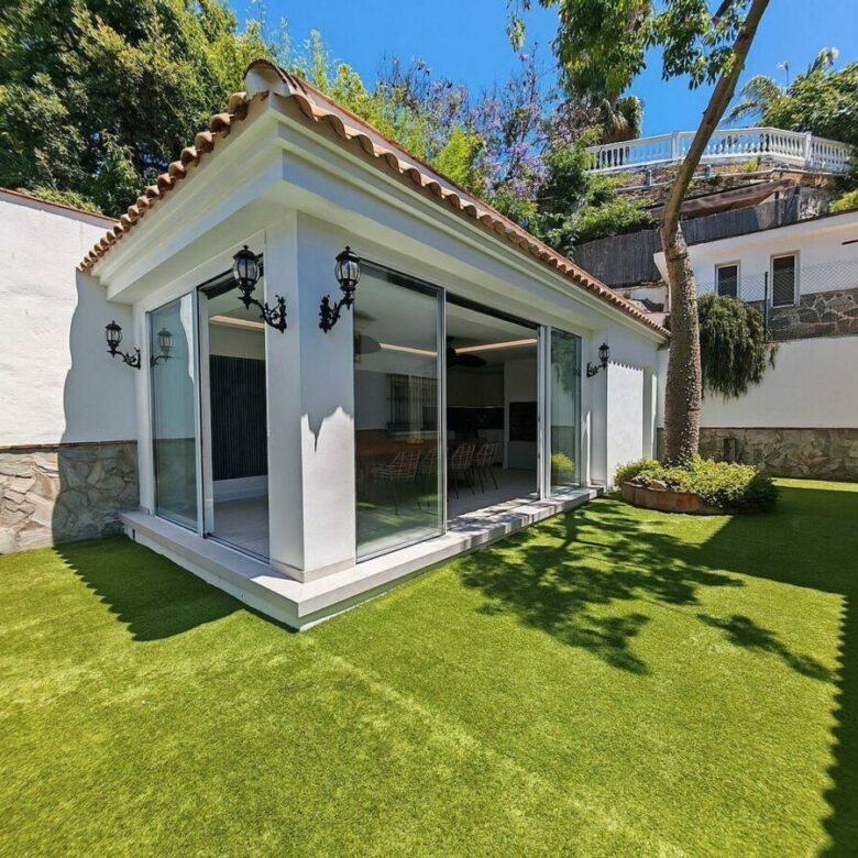 Spacious south-west facing villa with pool steps from the beach in Elviria, Marbella