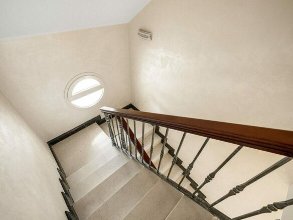 Beachside villa with renovation project Cortijo Blanco San Pedro de Alcantara
