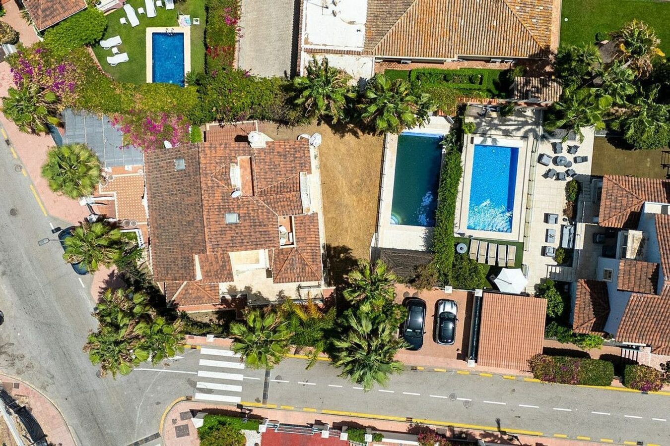 Beachside villa with renovation project Cortijo Blanco San Pedro de Alcantara